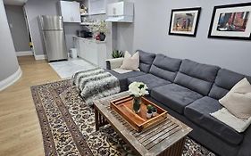 Basement Apartment In Luxury Beach House